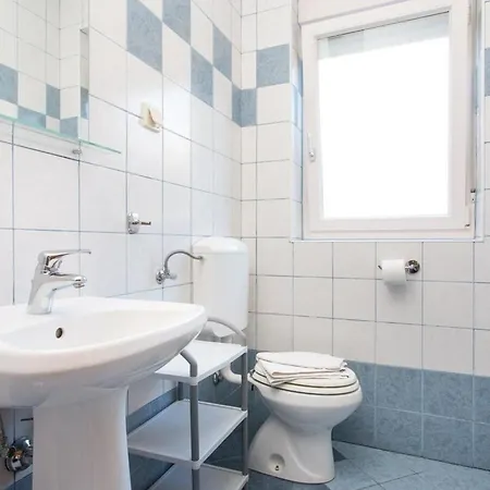 Fuer 2 Personen 1 Kind Ca 32 Qm In Baska, Kvarner Bucht Krk *